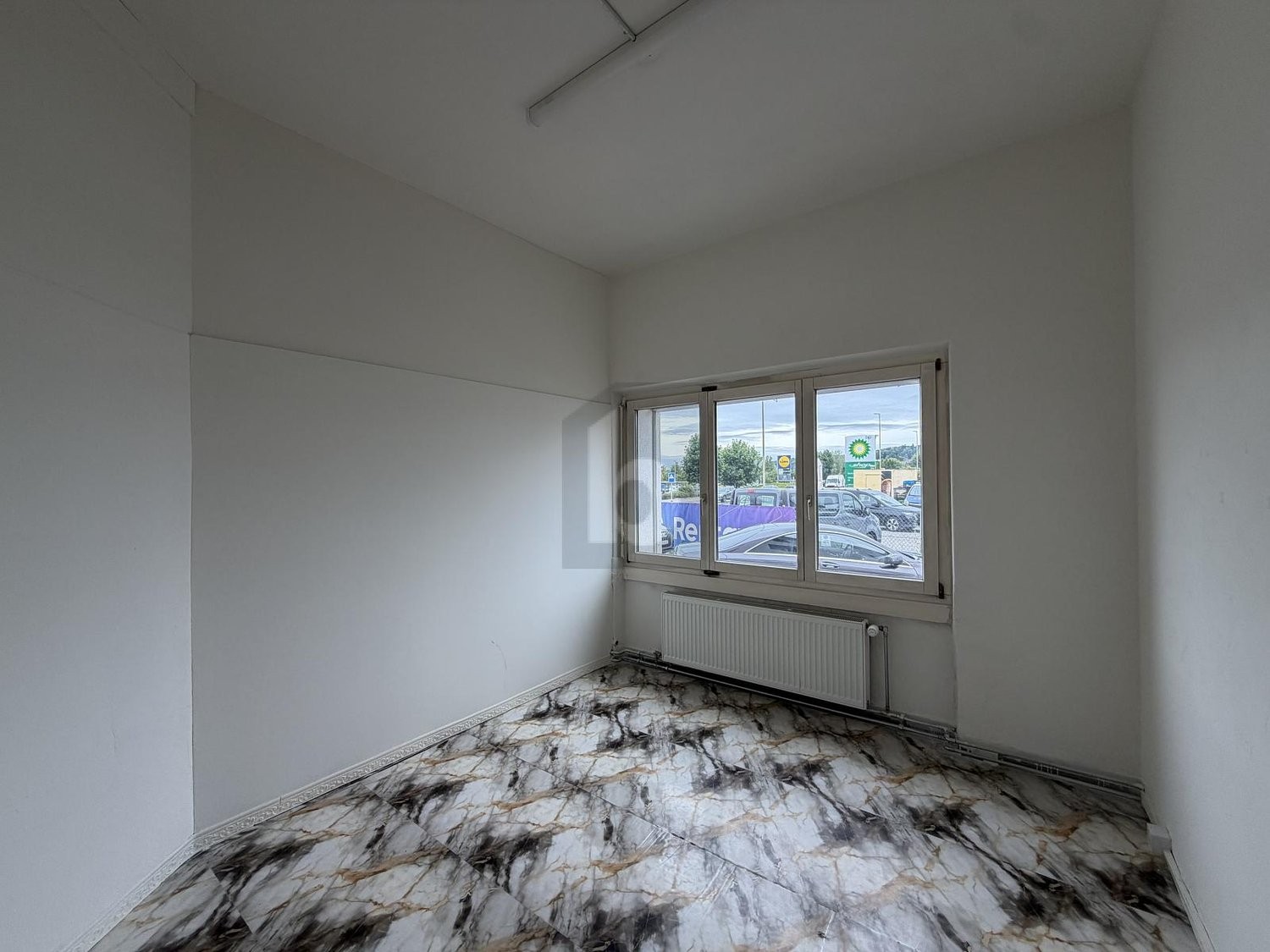 70m² shop, photo 4 of 4