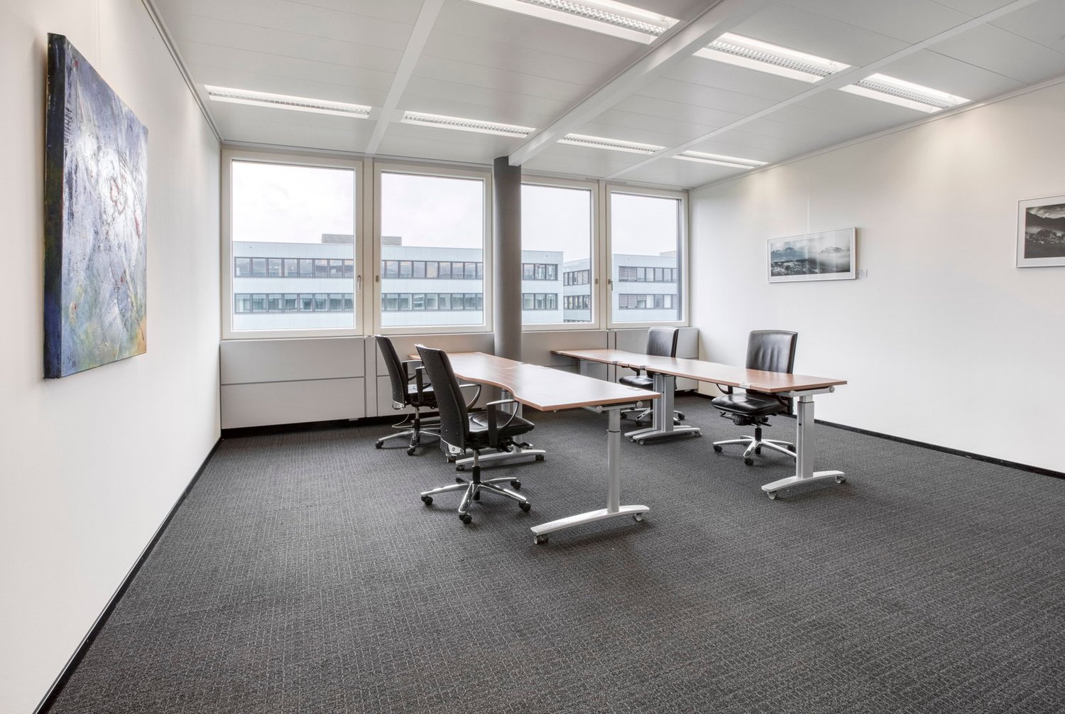 Office, photo 4 of 8