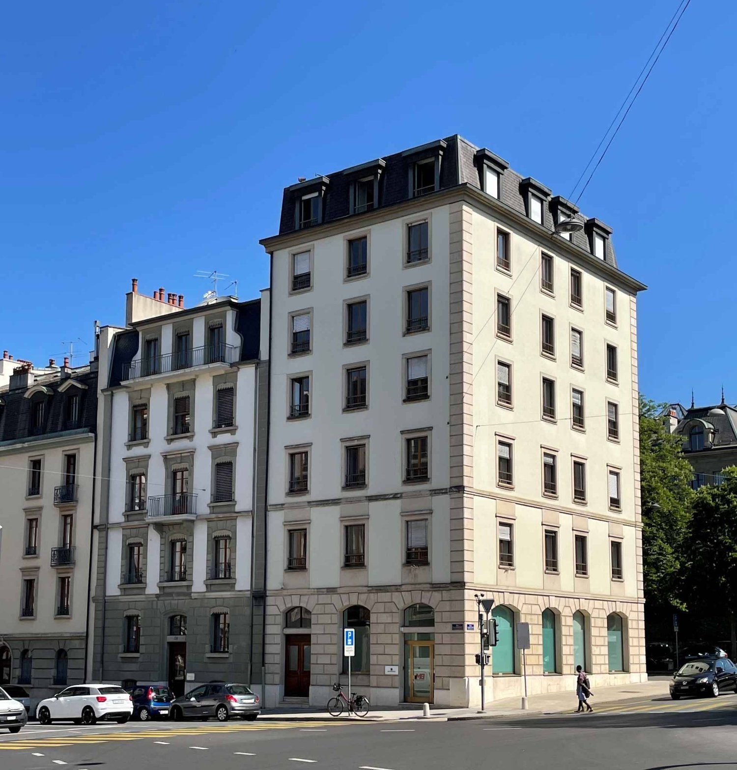 1130m² office, photo 1 of 10