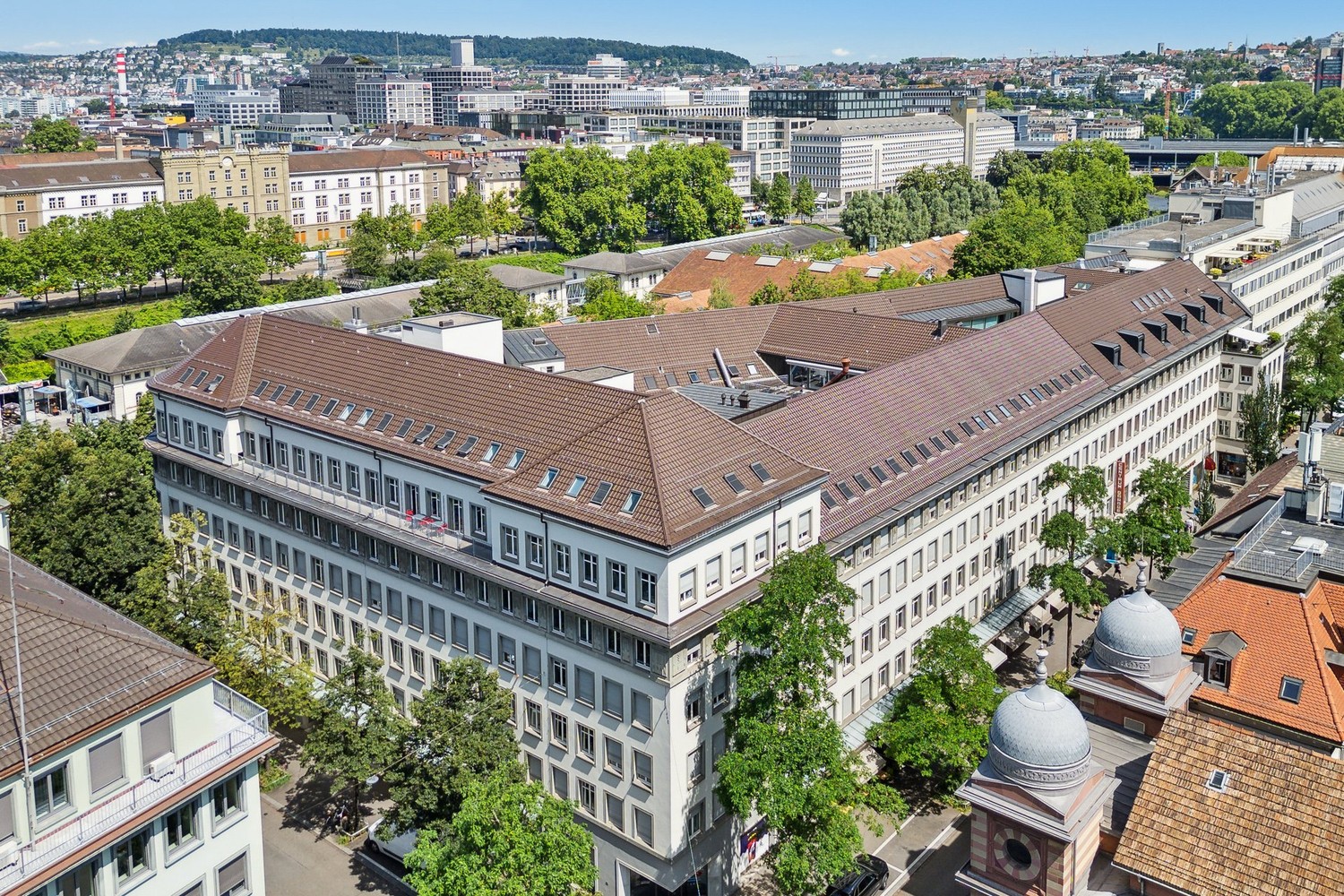 270m² office, photo 1 of 8