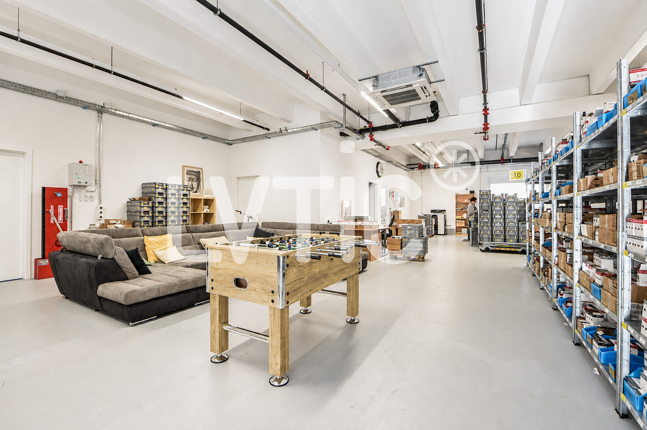 620m² office