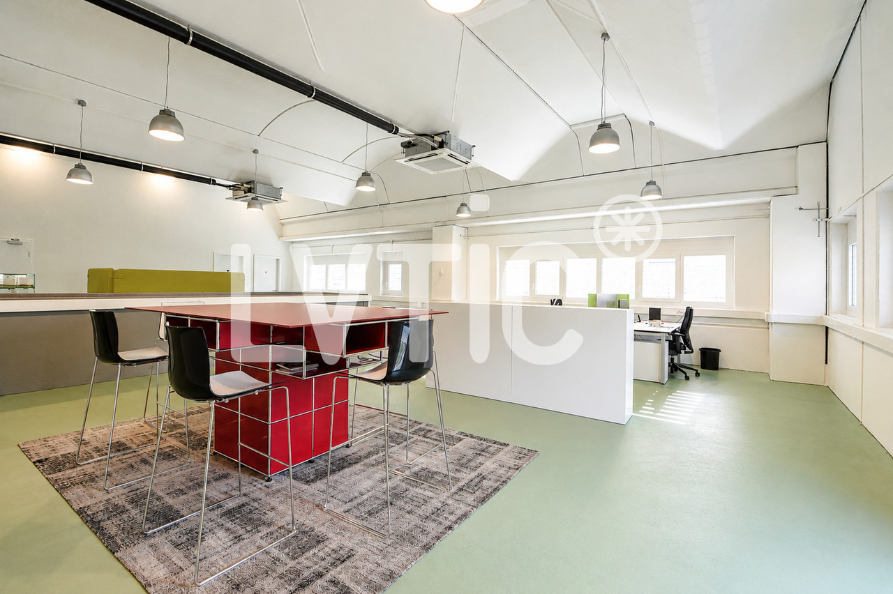 620m² office