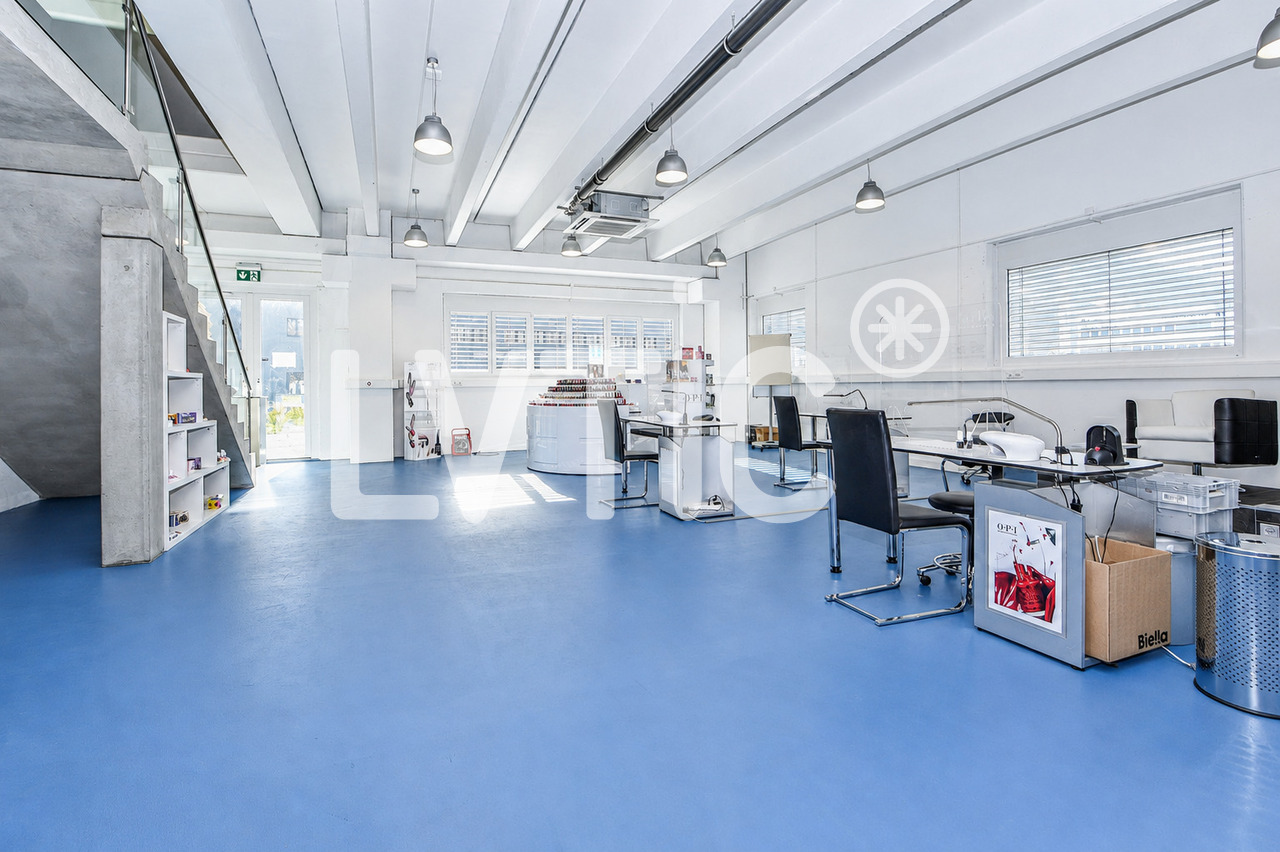 620m² office