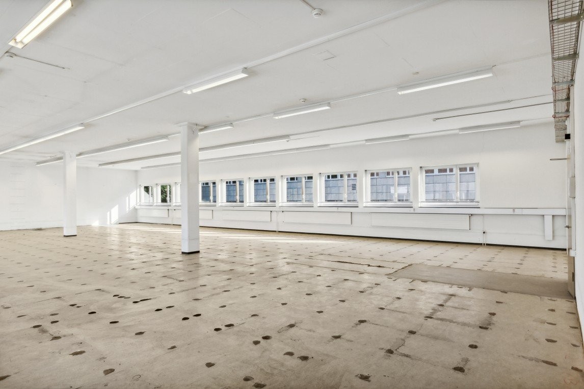 305m² commercial, photo 6 of 6