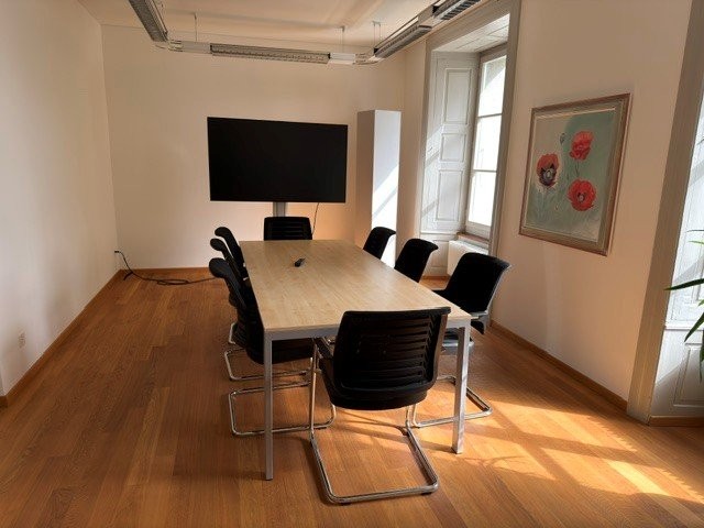 Office, photo 9 of 10