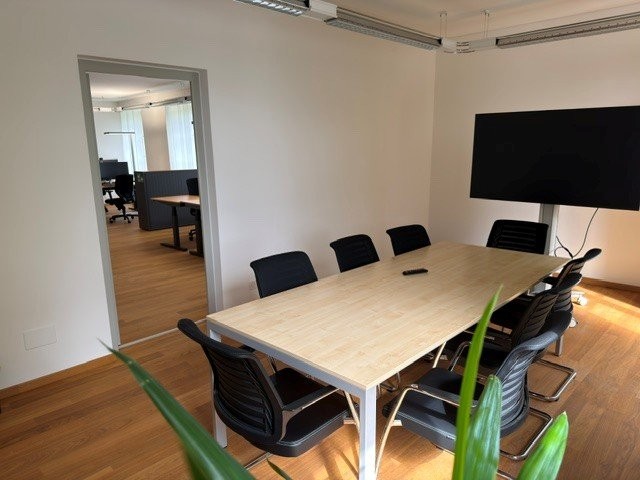 Office, photo 10 of 10