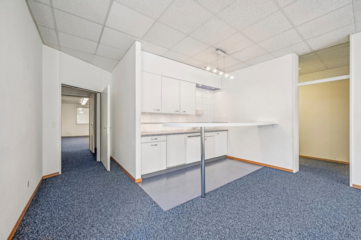 330m² office, photo 5 of 10
