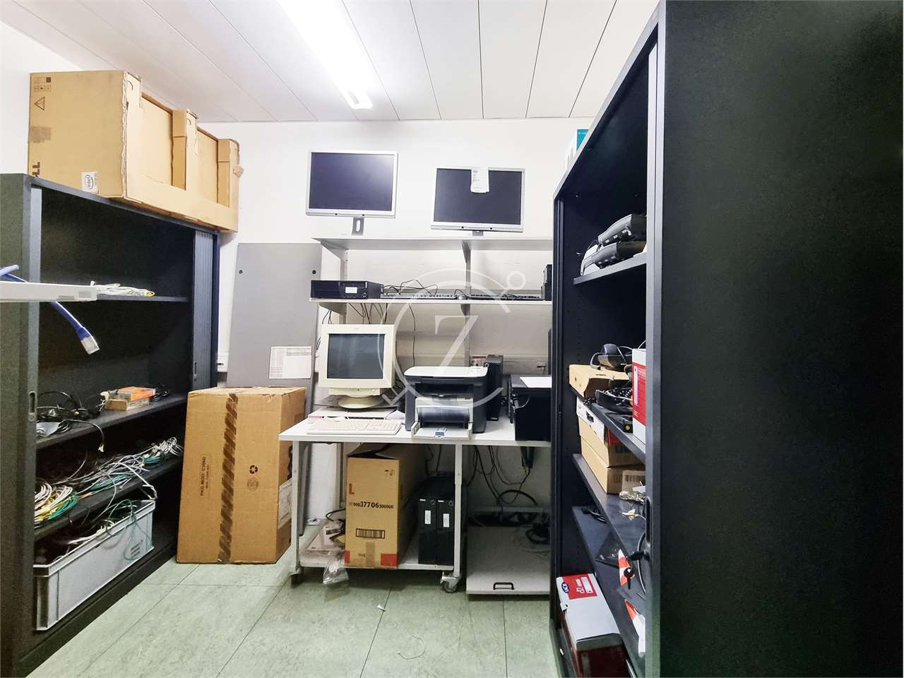 Office, photo 4 of 5