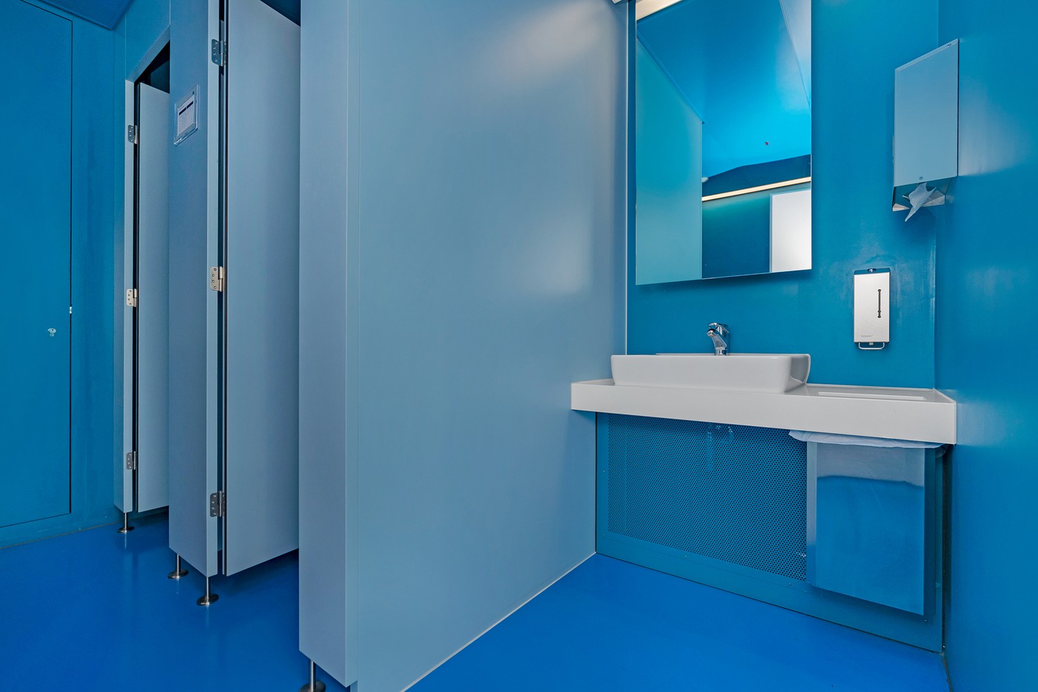 2485m² office, photo 9 of 10