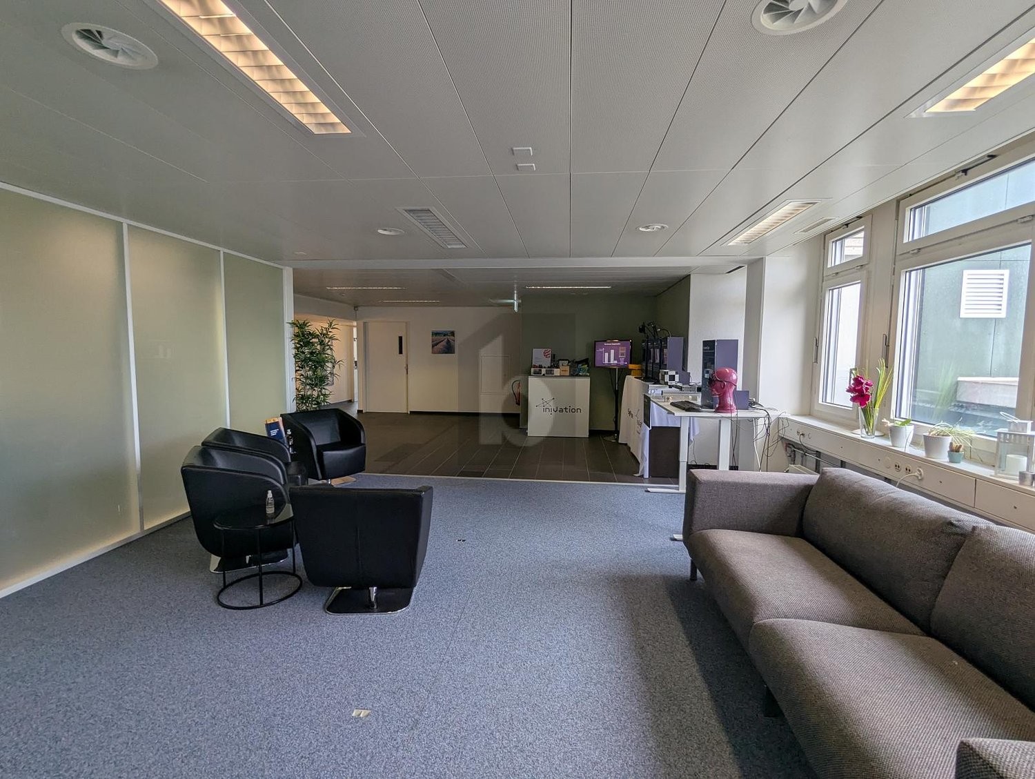 837m² office, photo 2 of 4