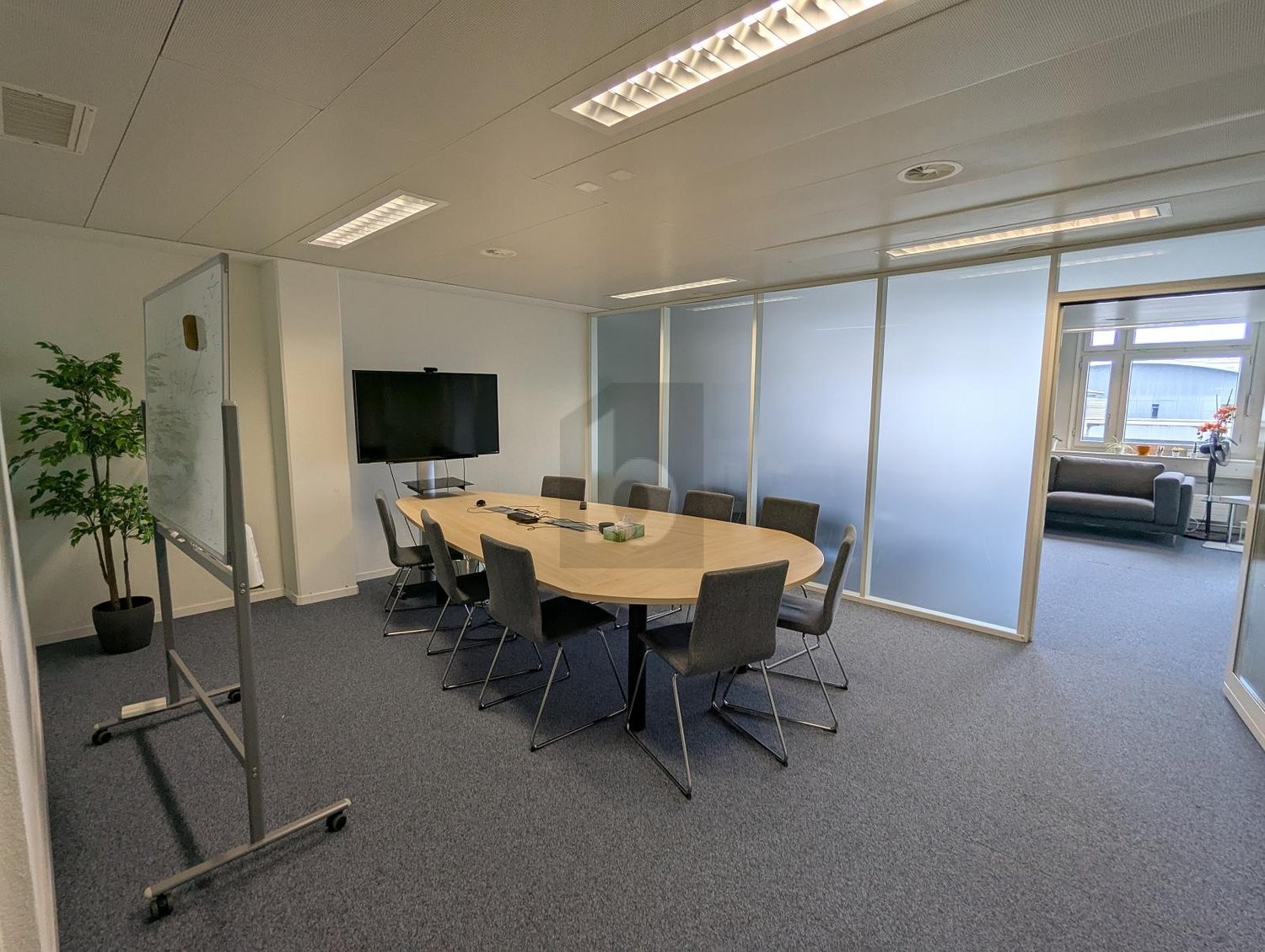 837m² office, photo 4 of 4