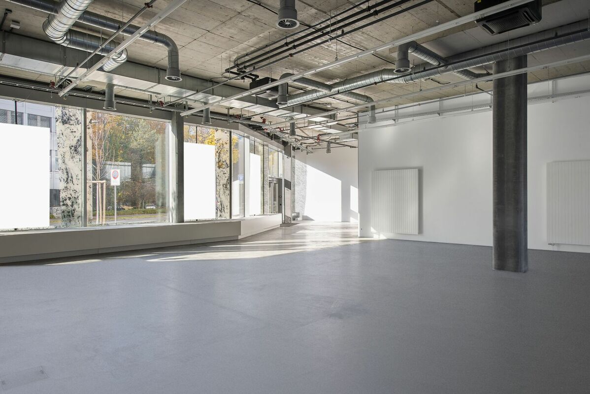 622m² shop, photo 6 of 10