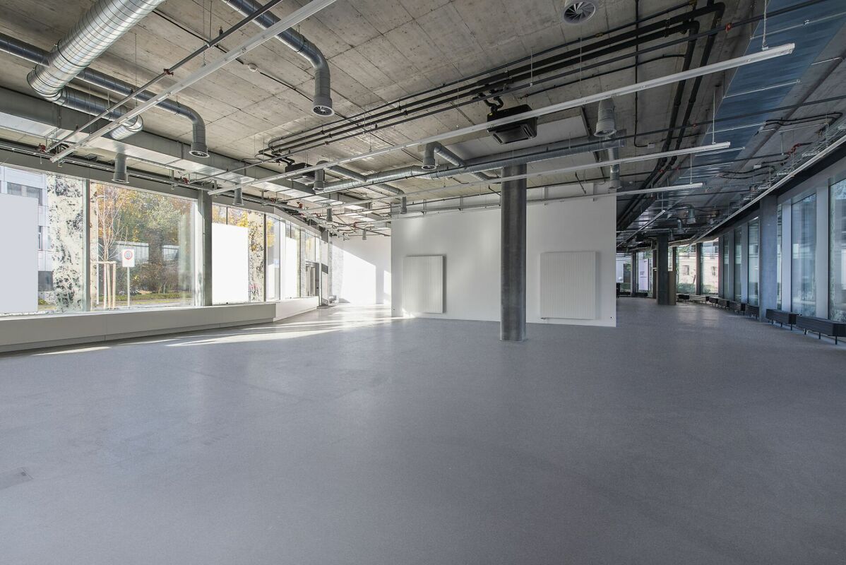 622m² shop, photo 3 of 10