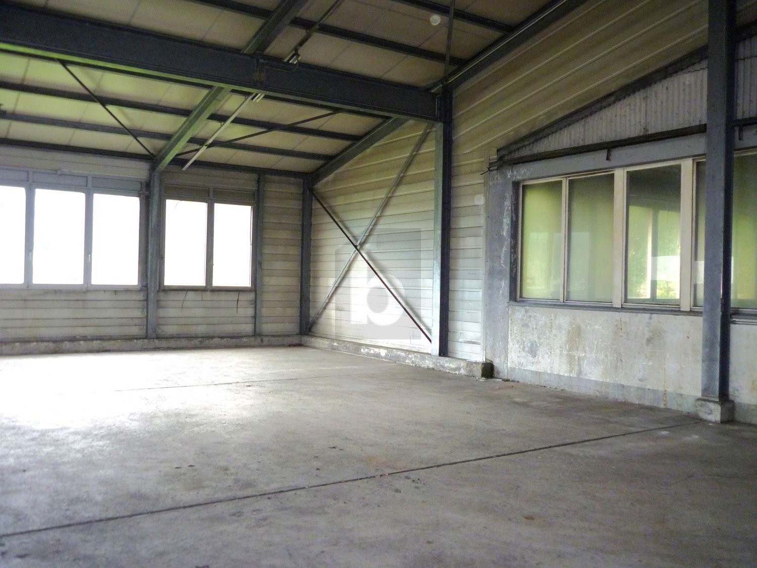 400m² industrial object, photo 3 of 4