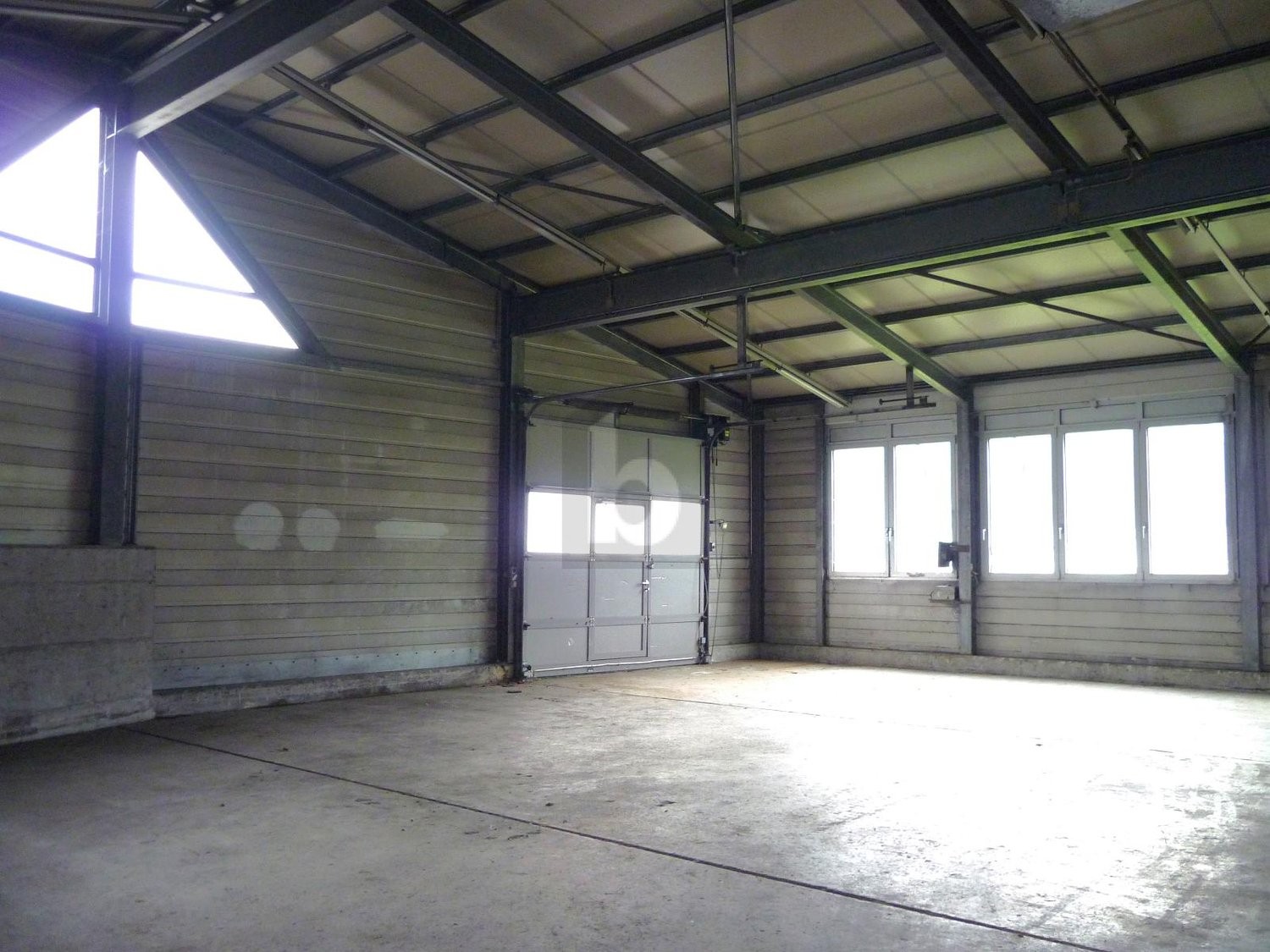 400m² industrial object, photo 4 of 4
