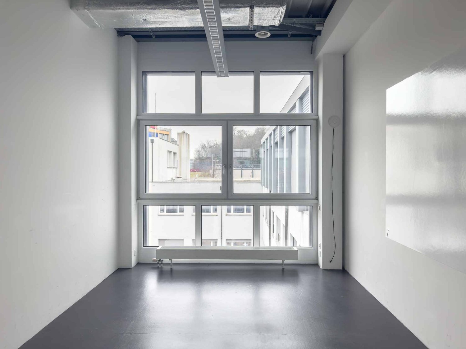 174m² office, photo 1 of 9