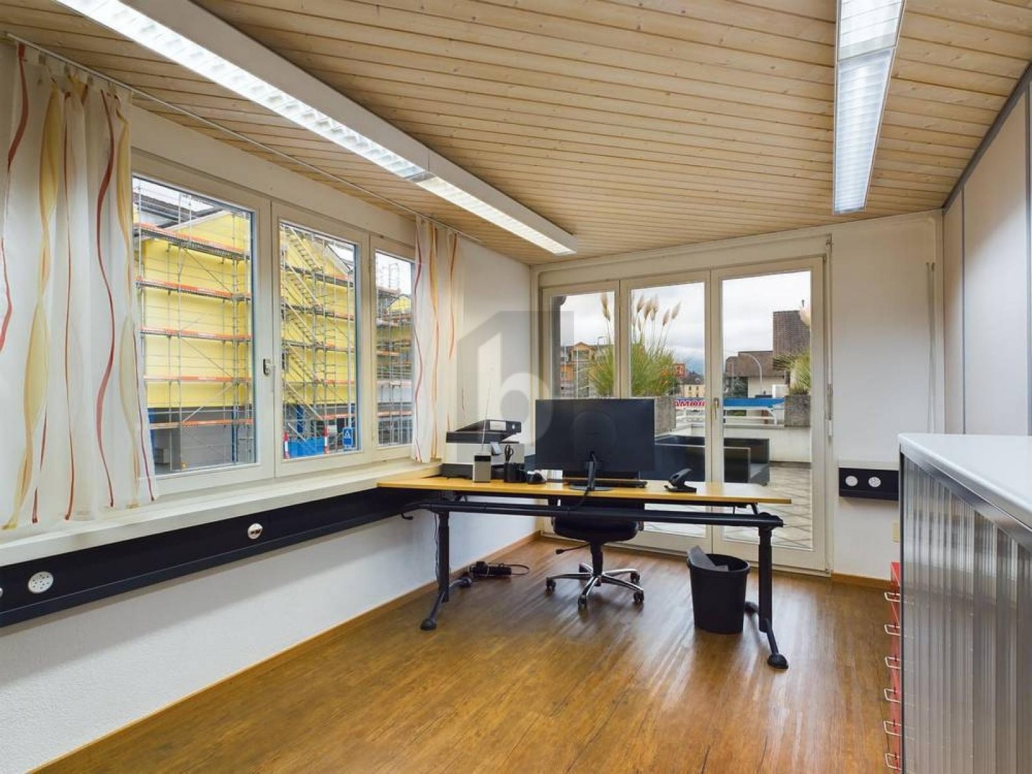 67m² office, photo 1 of 4