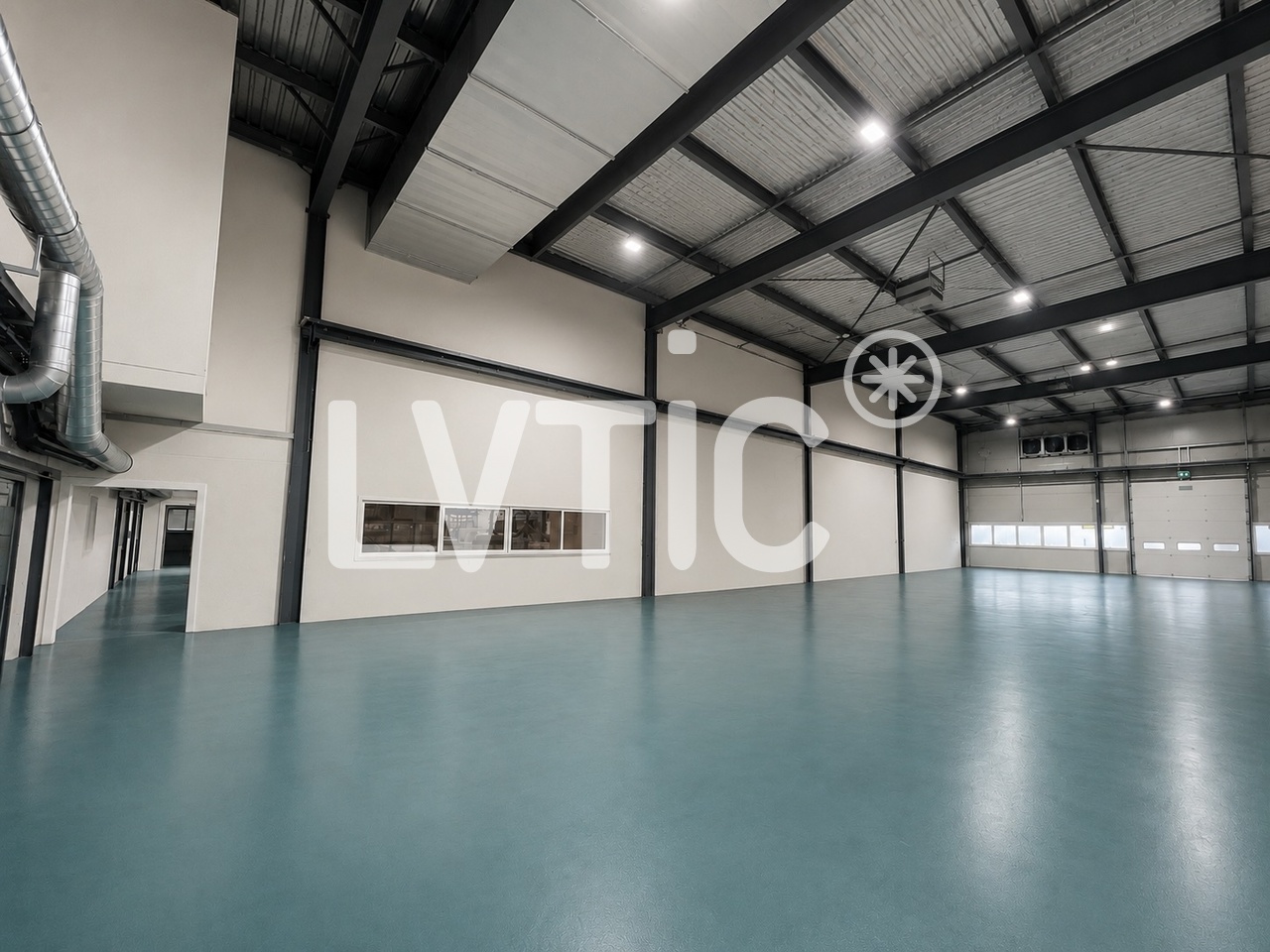 2250m² industrial object, photo 8 of 10