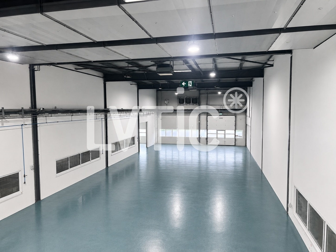 2250m² industrial object, photo 9 of 10