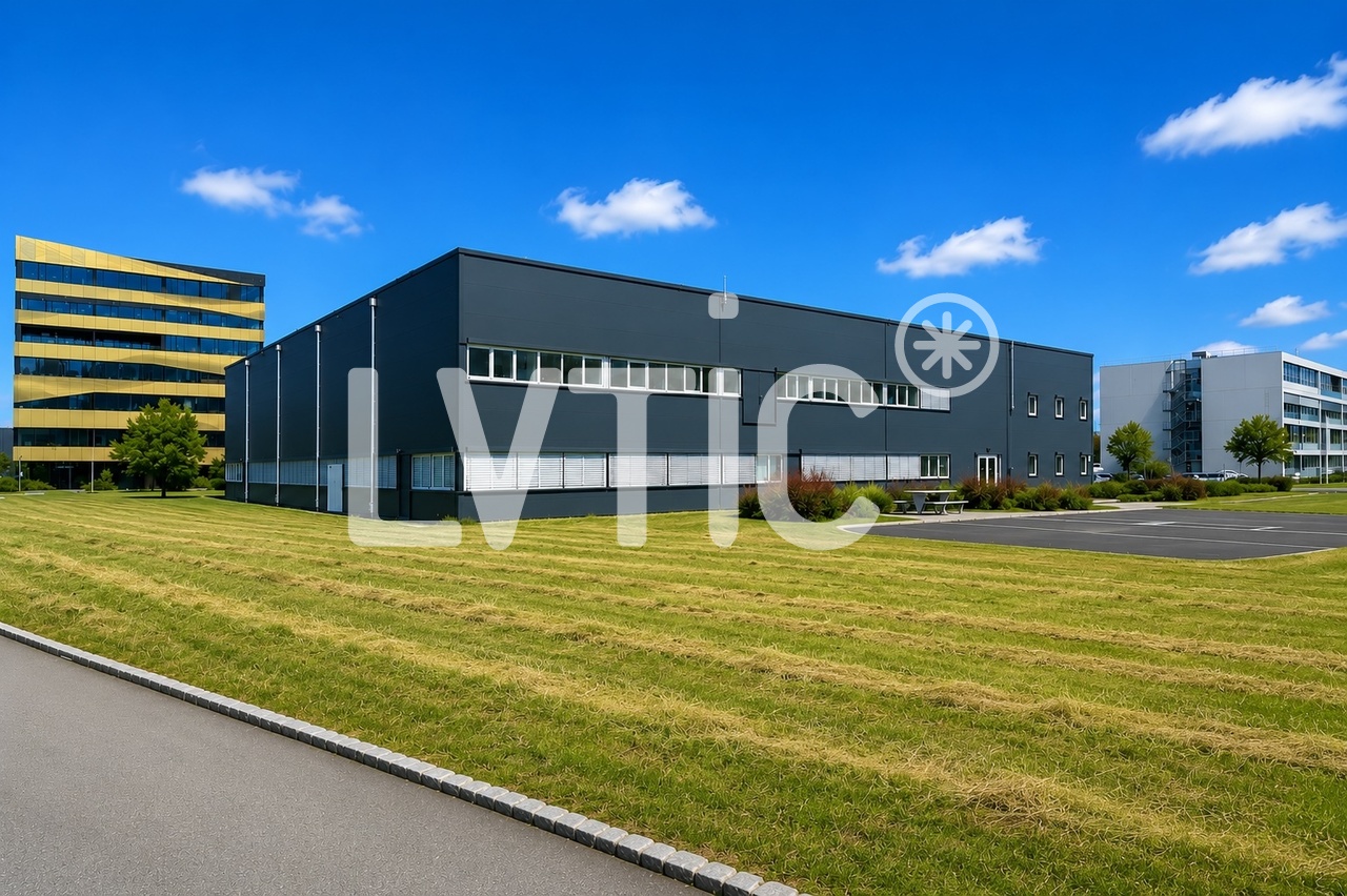 2250m² industrial object, photo 3 of 10