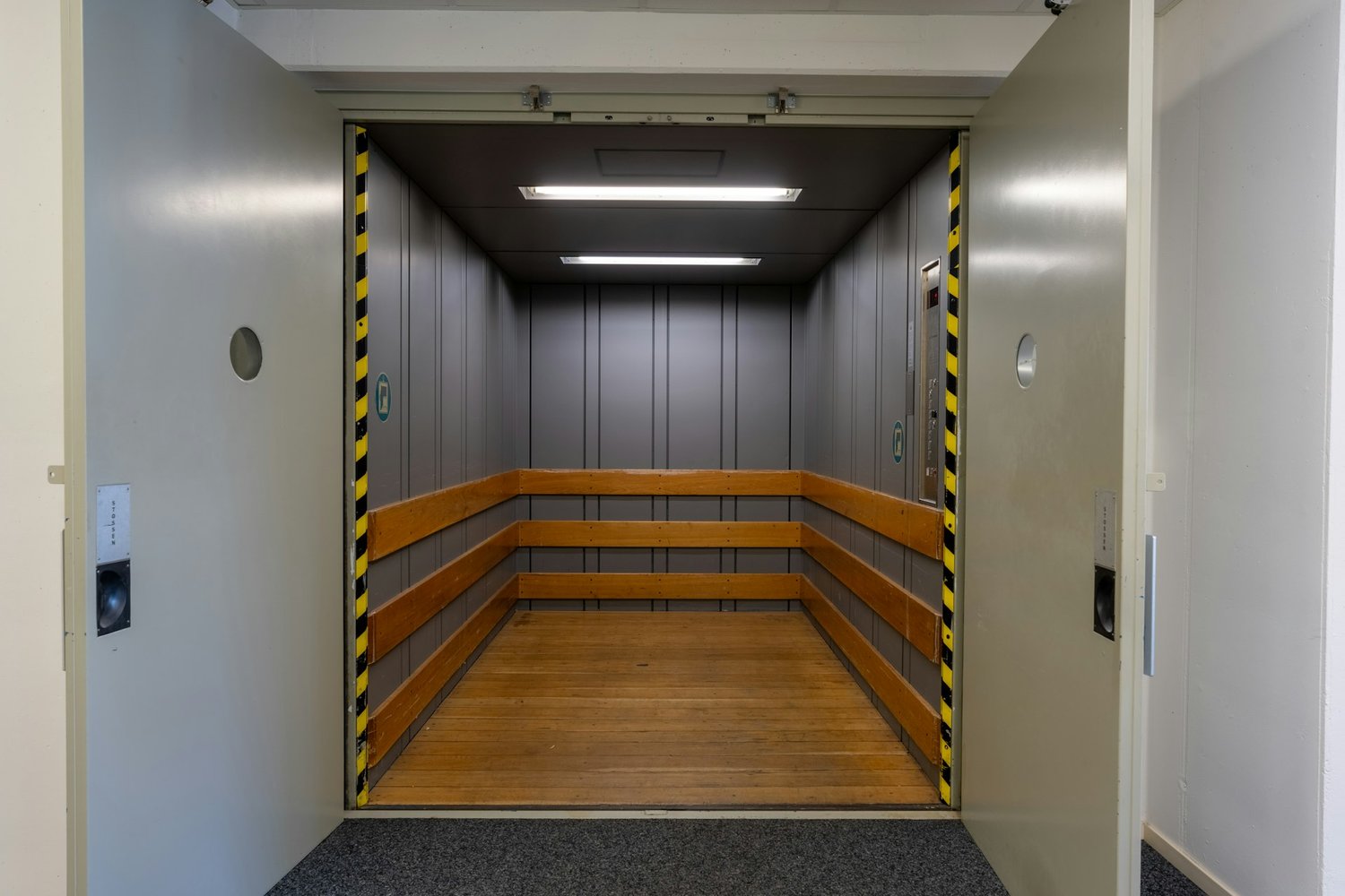 920m² commercial, photo 4 sur 6