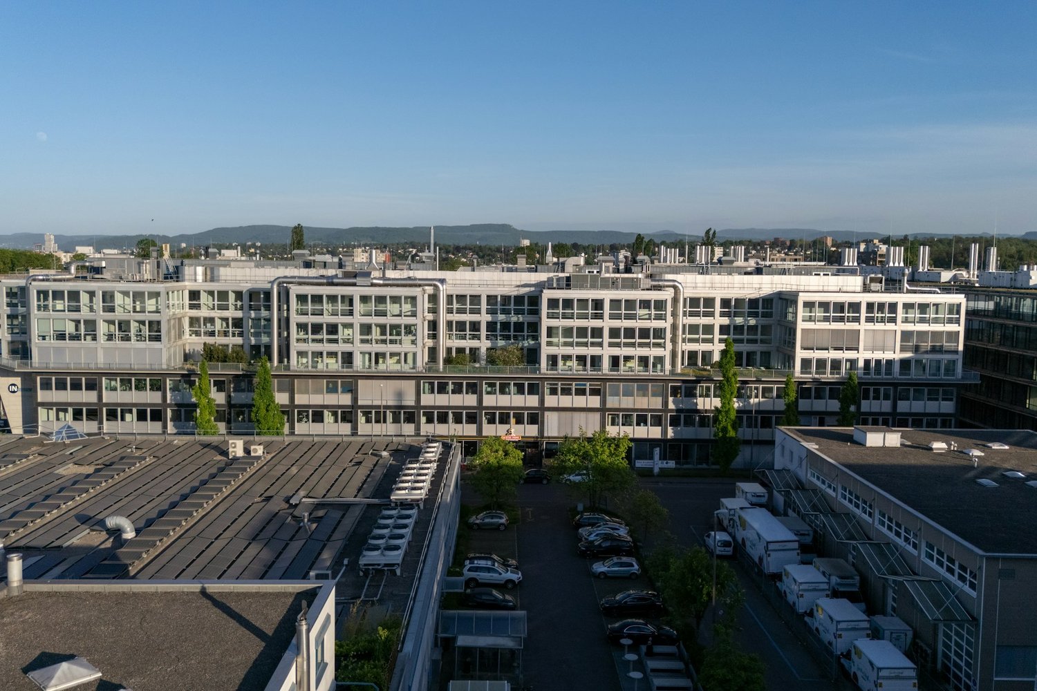 920m² commercial, photo 2 sur 6