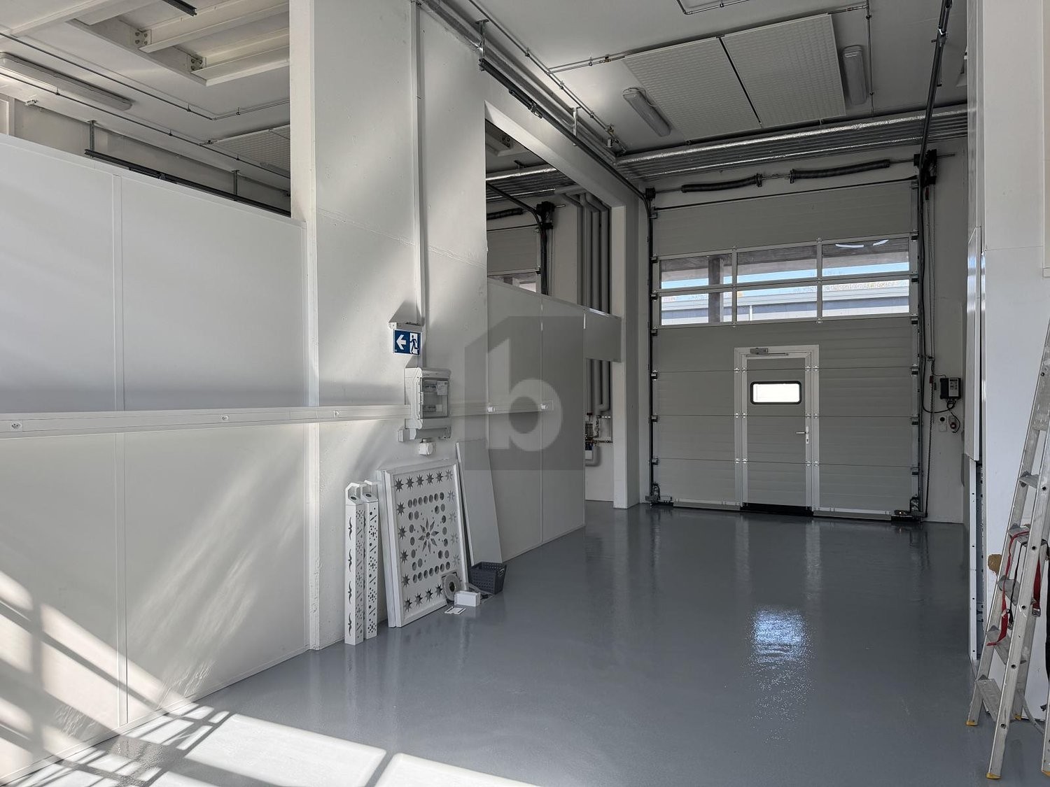 340m² industrial object, photo 4 of 4