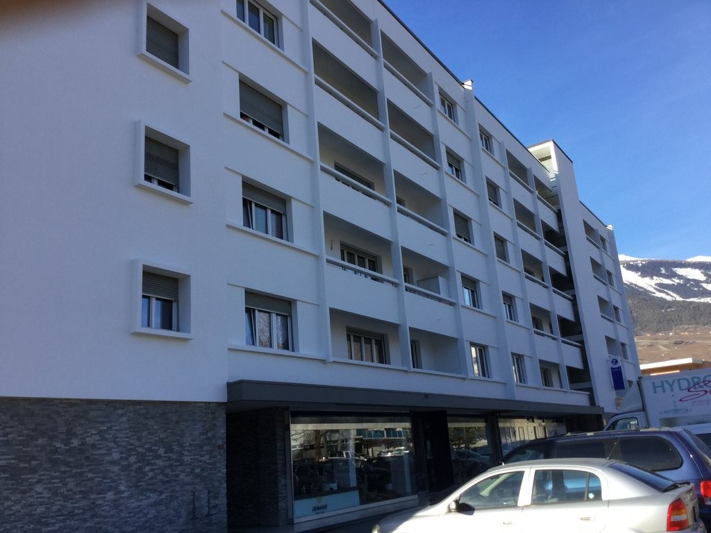 99m² commercial, photo 1 of 9