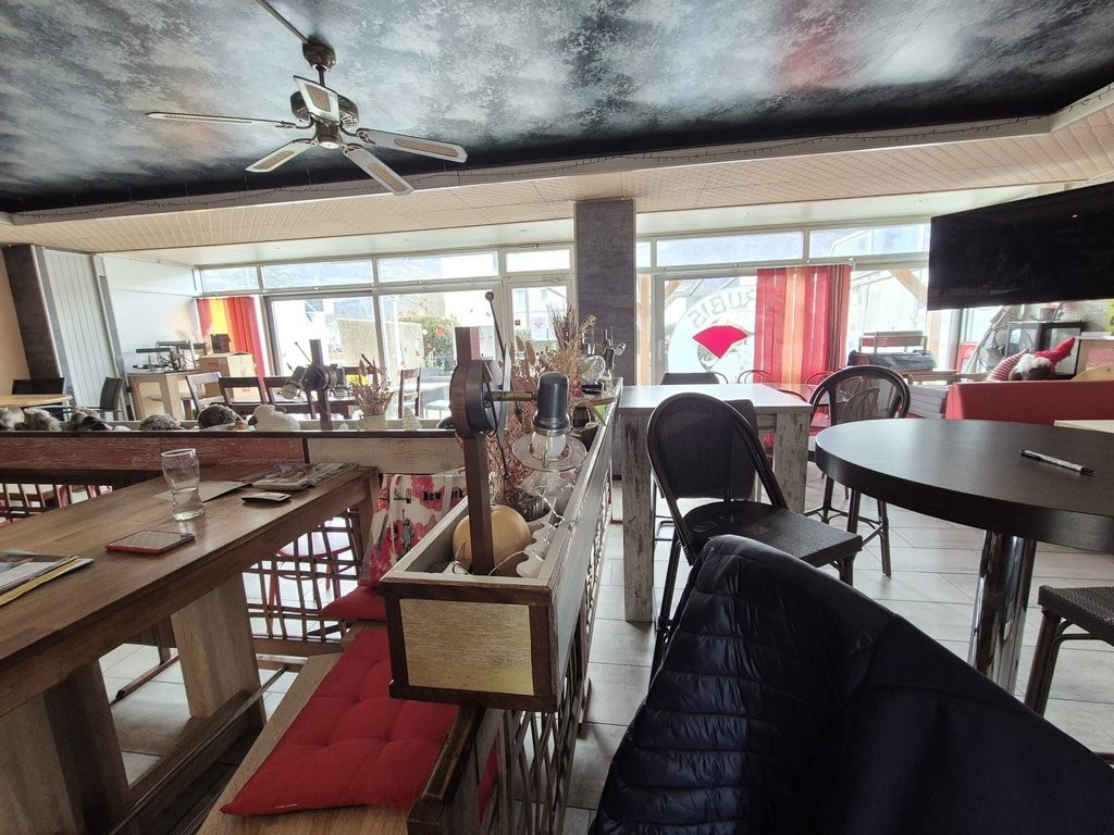99m² commercial, photo 2 of 9