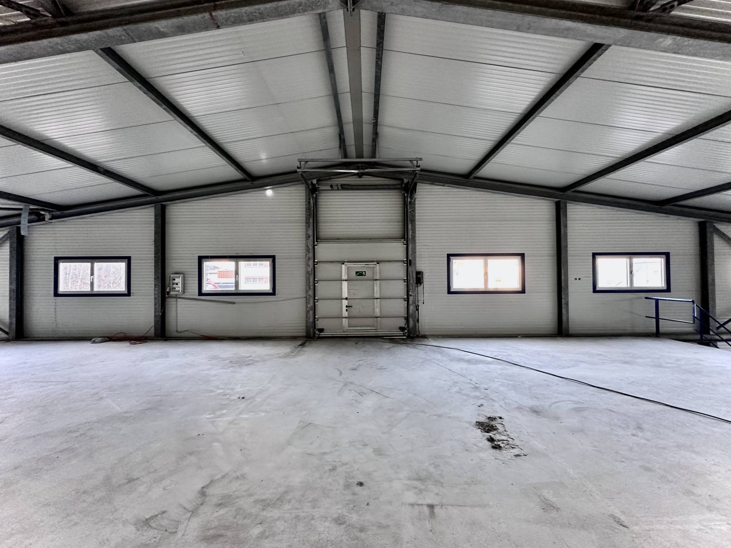 2350m² commercial, photo 3 of 5