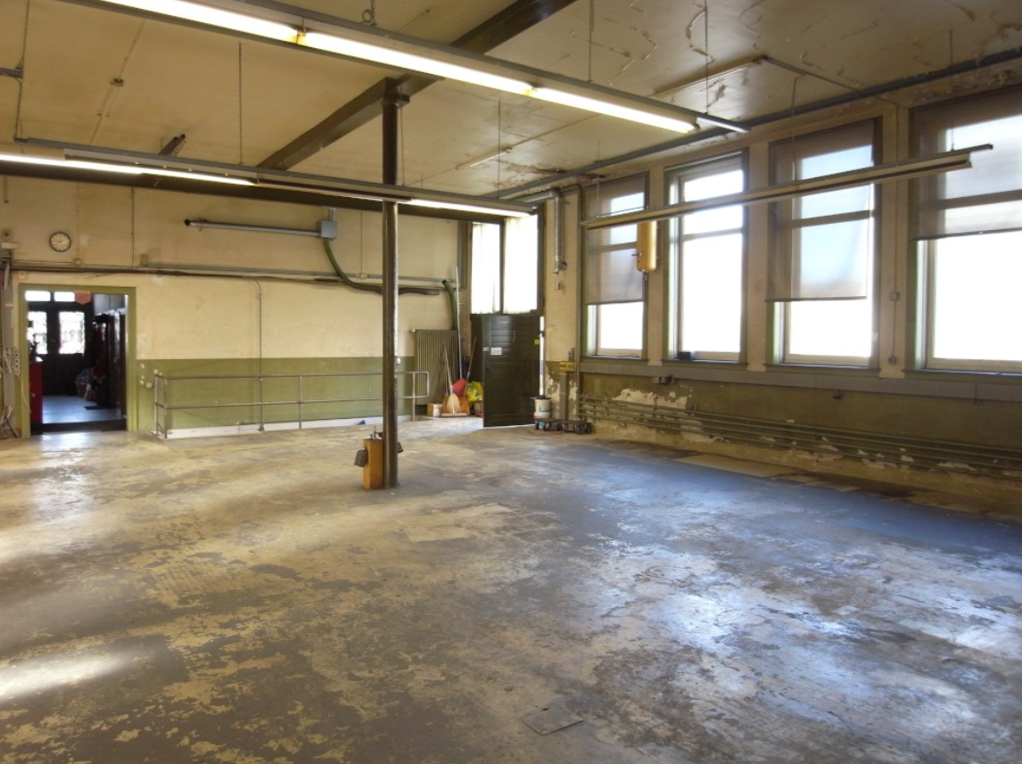 228m² industrial object, photo 1 of 7