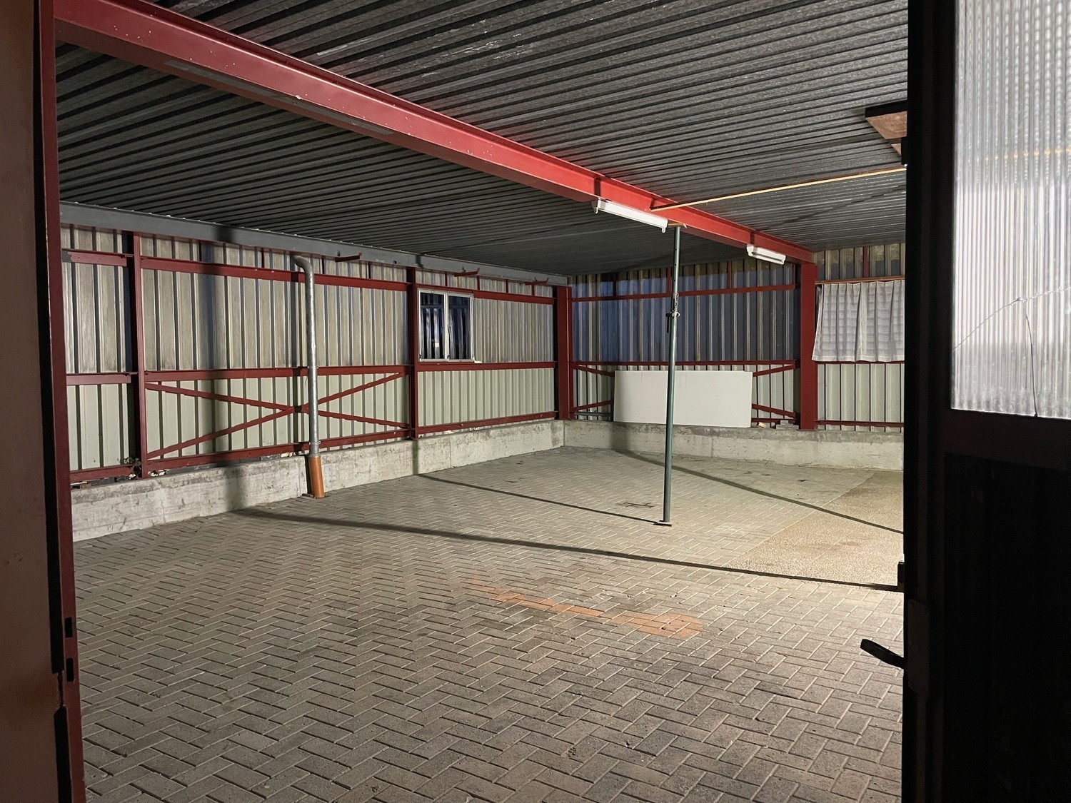 80m² commerciale