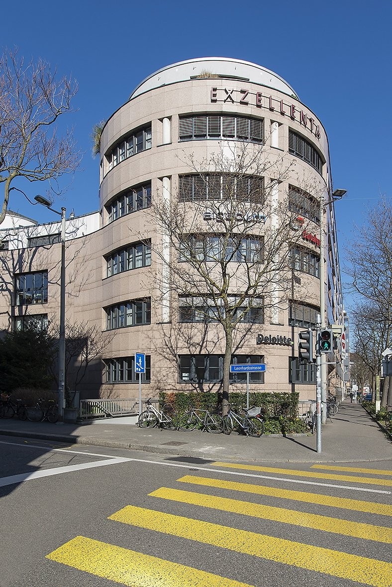 236m² office, photo 1 of 10