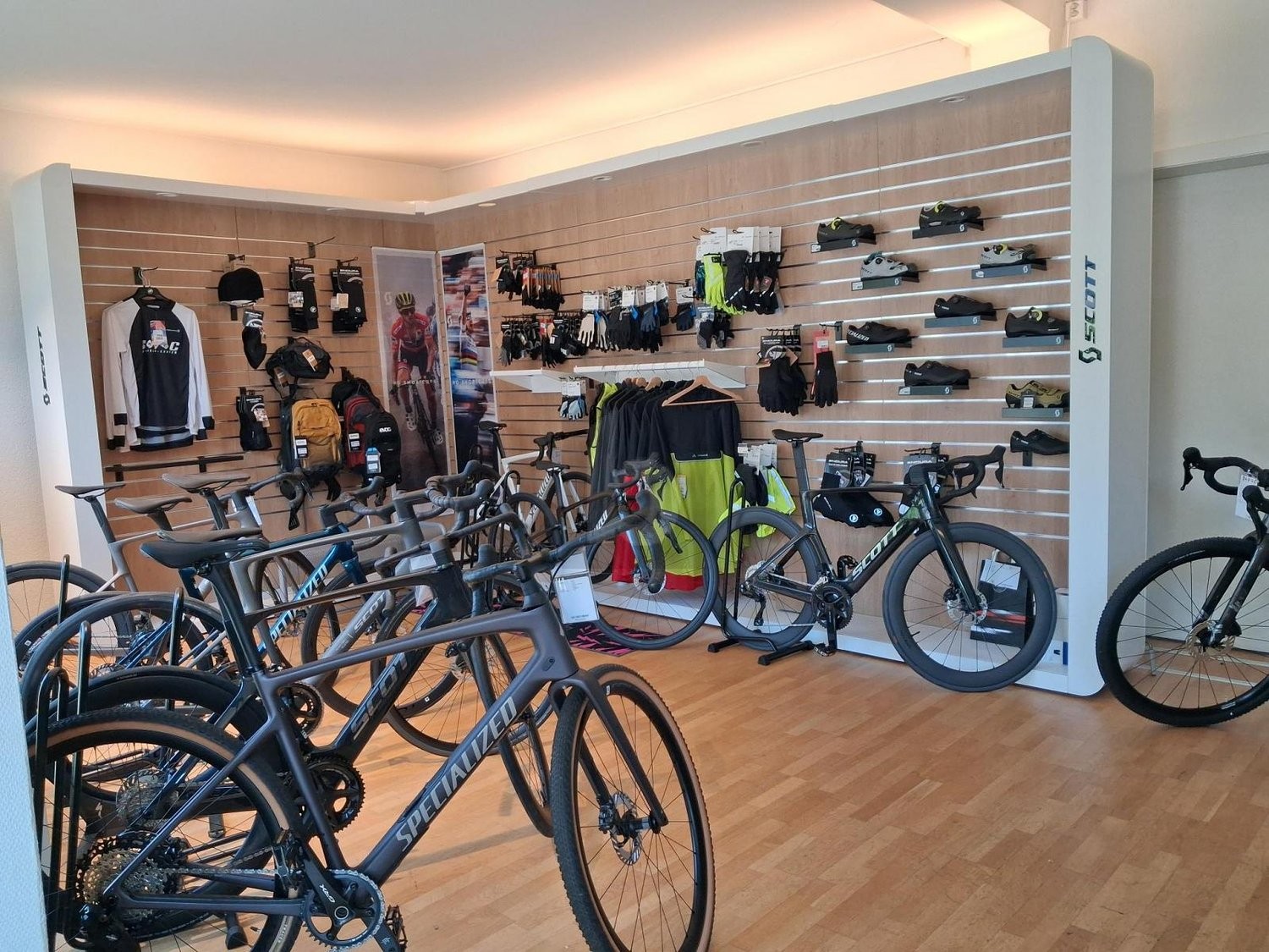 36m² shop, photo 1 of 4
