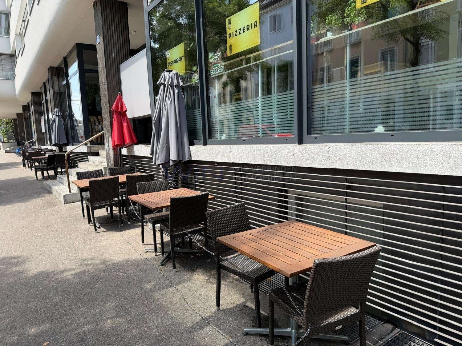 240m² restaurant, photo 2 of 9