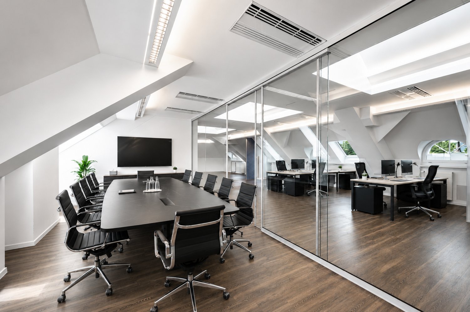 550m² office, photo 5 of 6