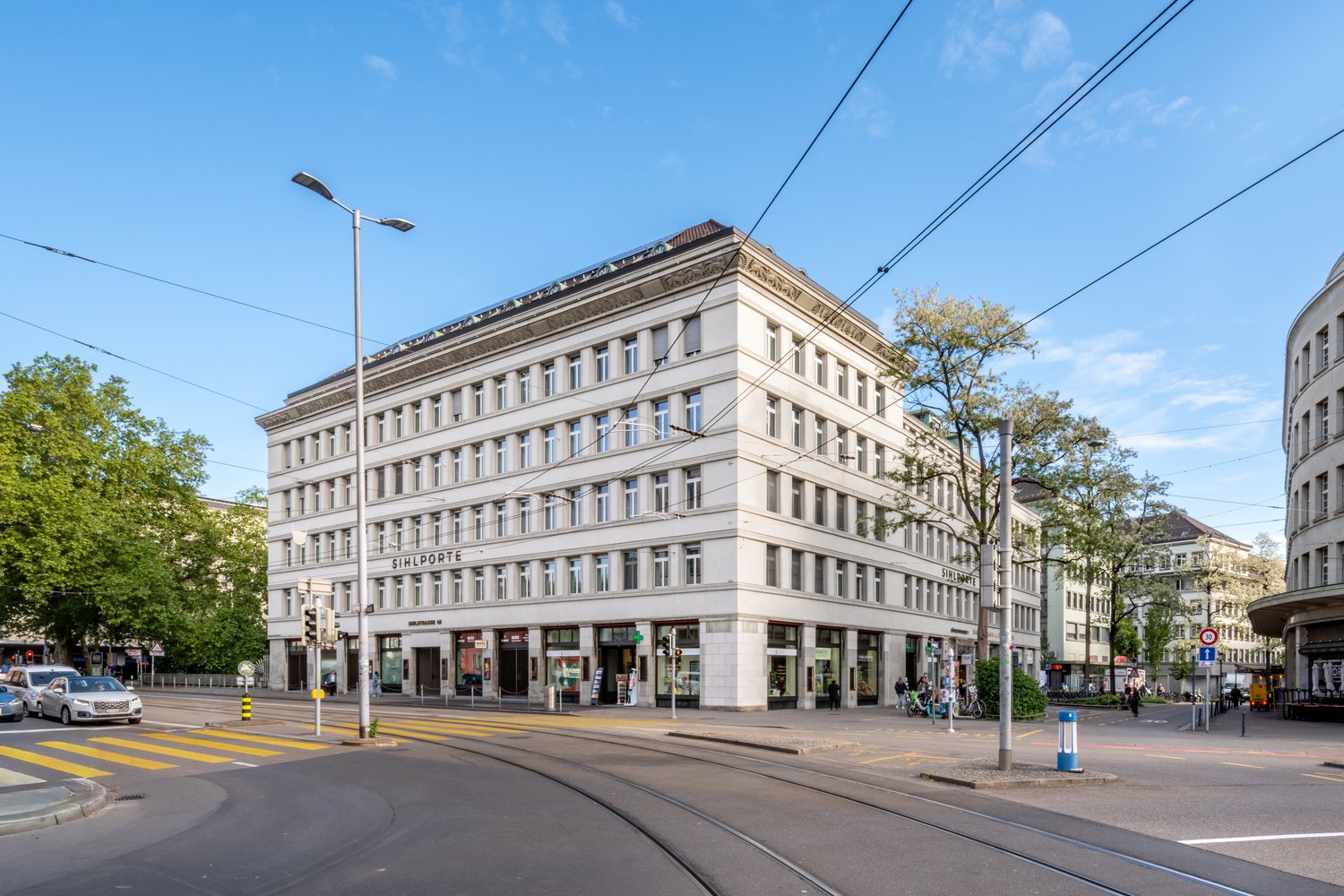 550m² office, photo 1 of 6