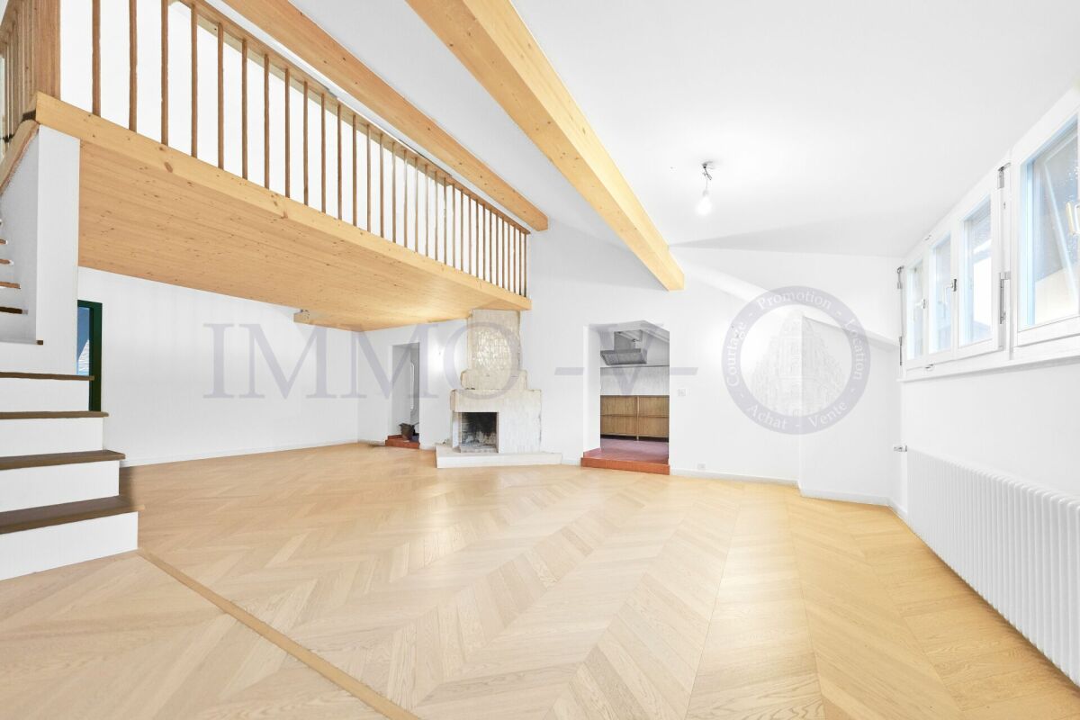 6 rooms attic flat, photo 2 of 10