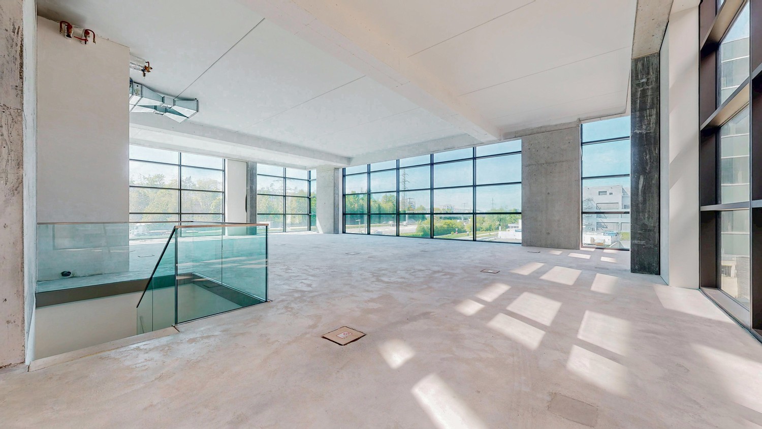 1050m² commerciale