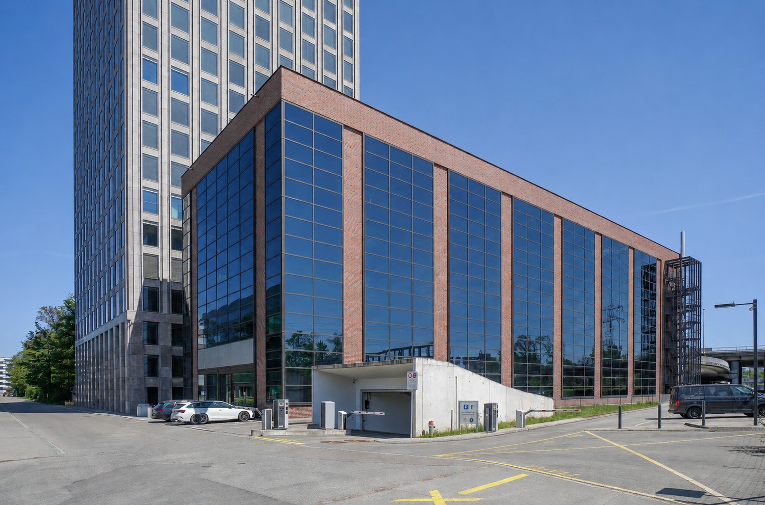 1050m² commerciale