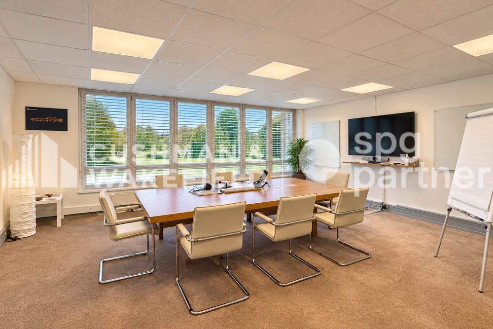 293m² office