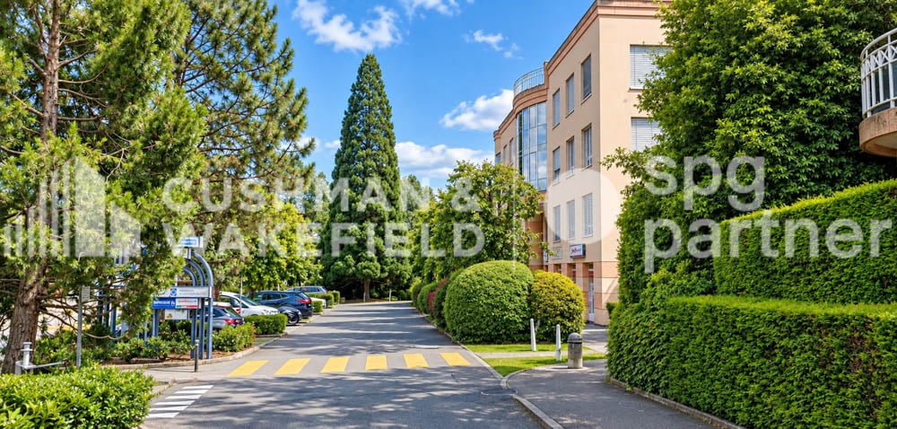 293m² office