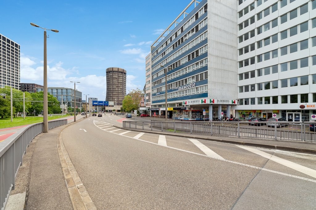 245m² office, photo 1 of 6