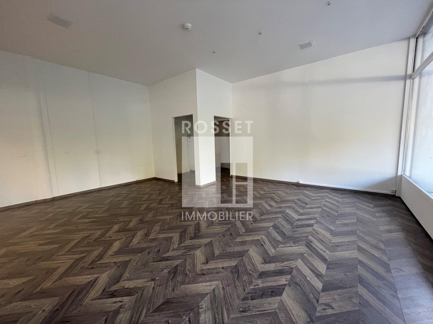 51m² shop, photo 3 of 6