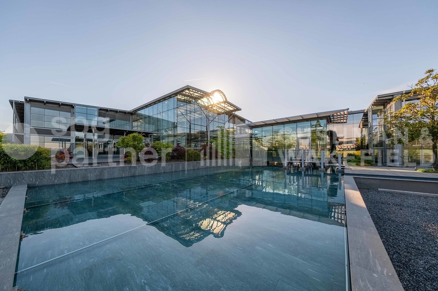 108m² office