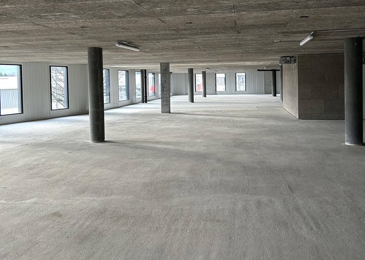 180m² office