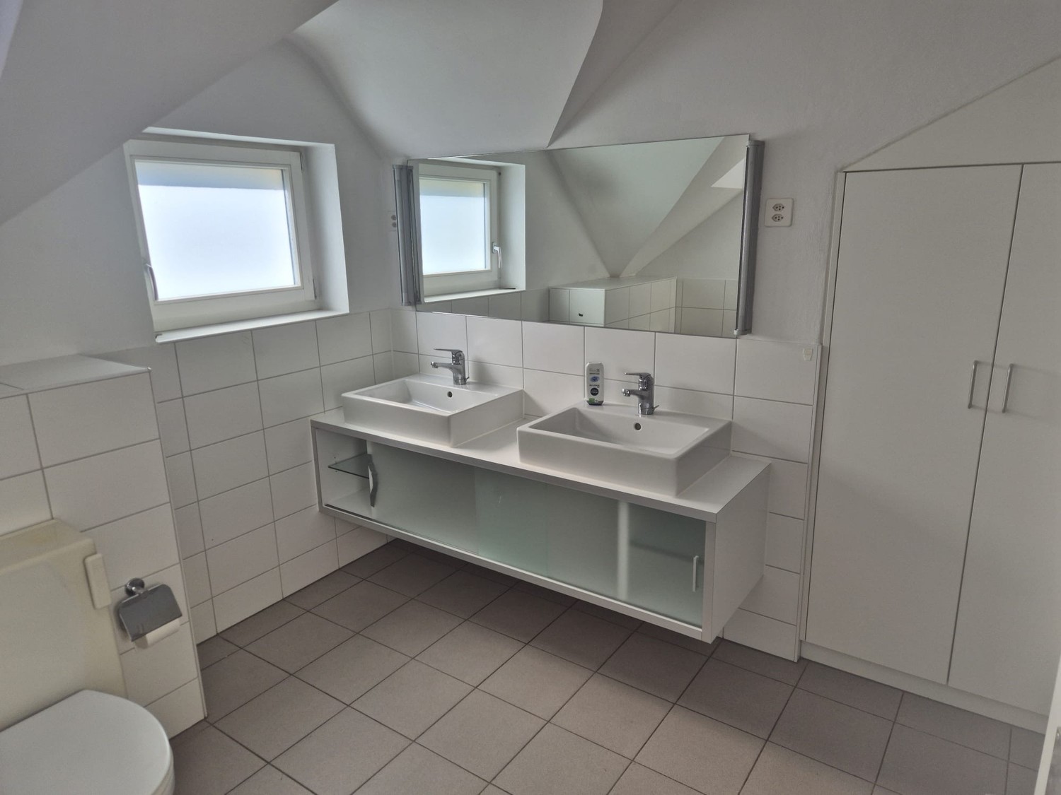 Apartment in a top location with a very beautiful view available immediately