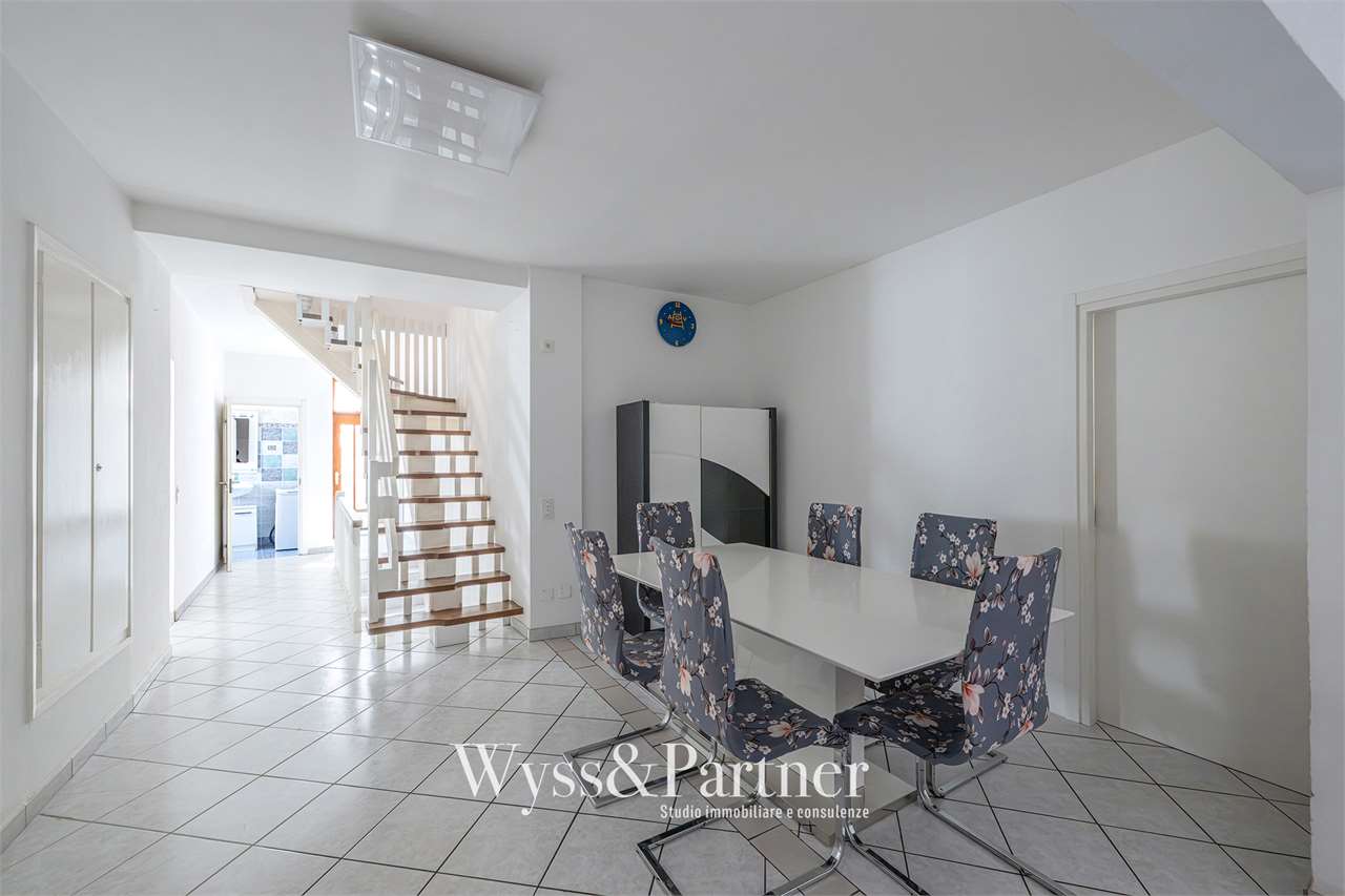 6 rooms apartment, photo 3 of 10