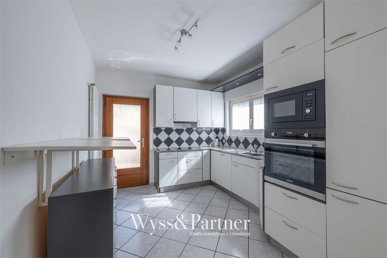 6 rooms apartment, photo 1 of 10