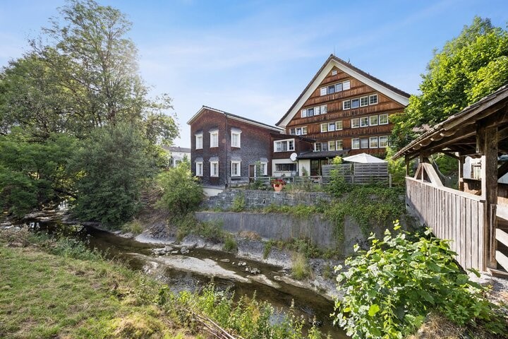 Maison multifamiliale